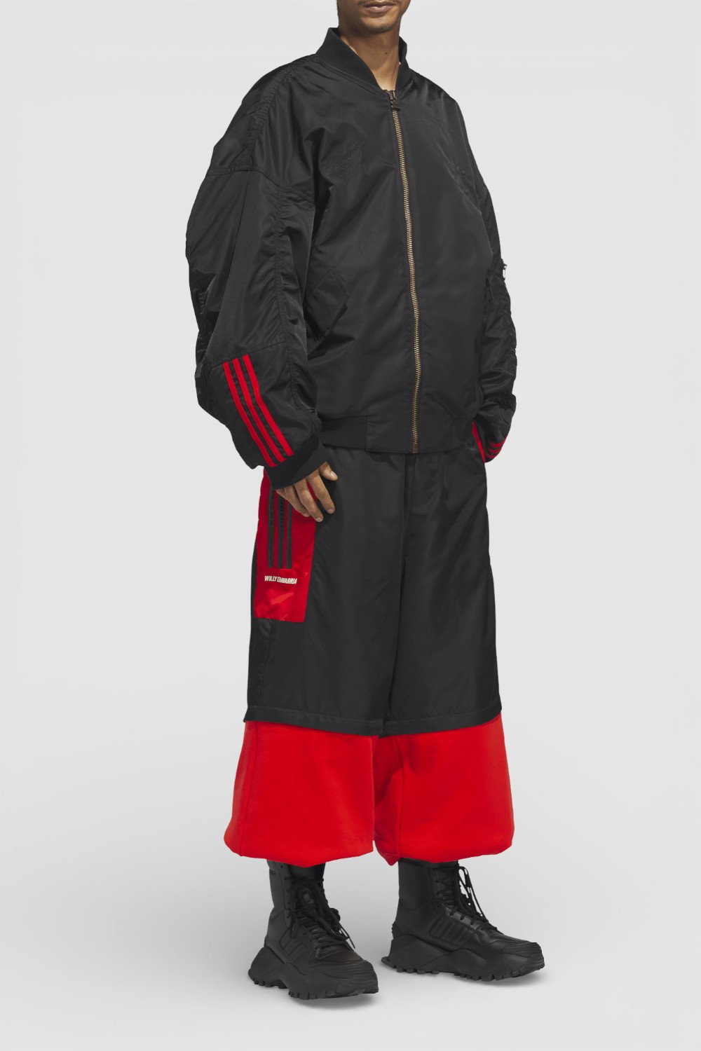 תמונת כל הלוק של ז'קט בומבר אדידס X וילי צ'אווריה